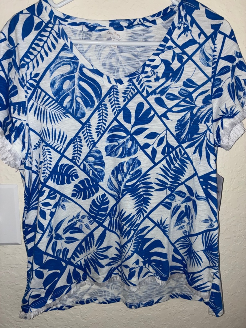 Coral Bay White and Blue Tropical Leaf V-Neck Top